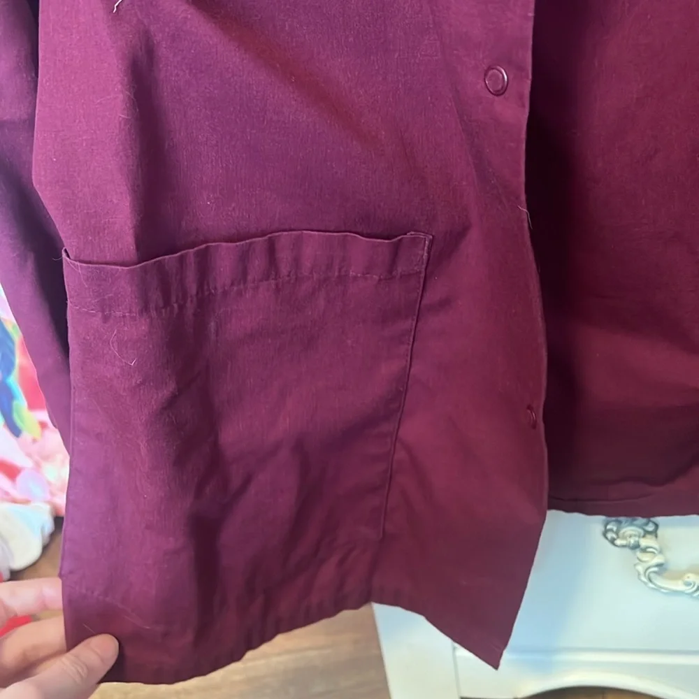 Burgundy scrub jacket! - Picture 6 of 9